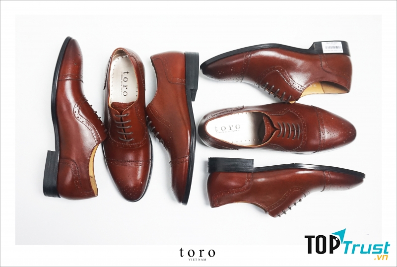 Mẫu giày tại Toroshoes đều được thiết kế hài hòa giữa các hoa văn