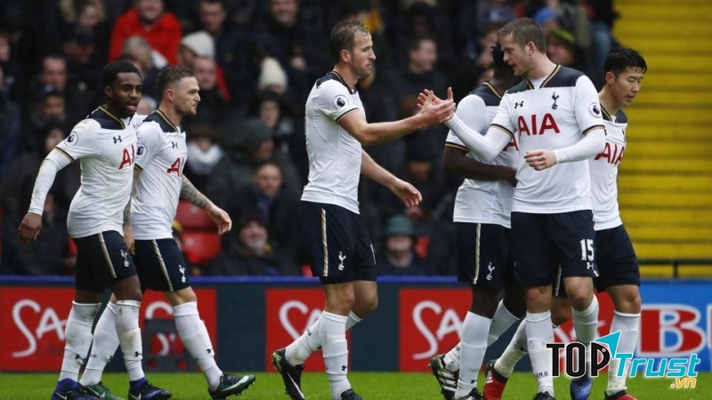 Tottenham là đội bóng trẻ trung