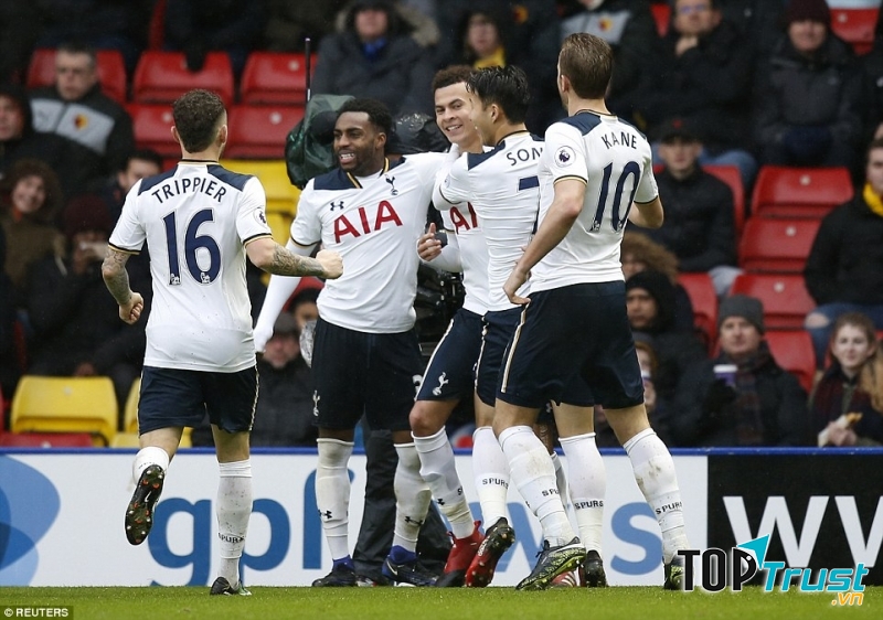Tottenham là đội đang bám đuổi Chelsea trong cuộc đua vô địch