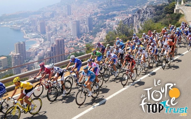 Đường đua của giải trải dài sang các nước lân cận nước Pháp