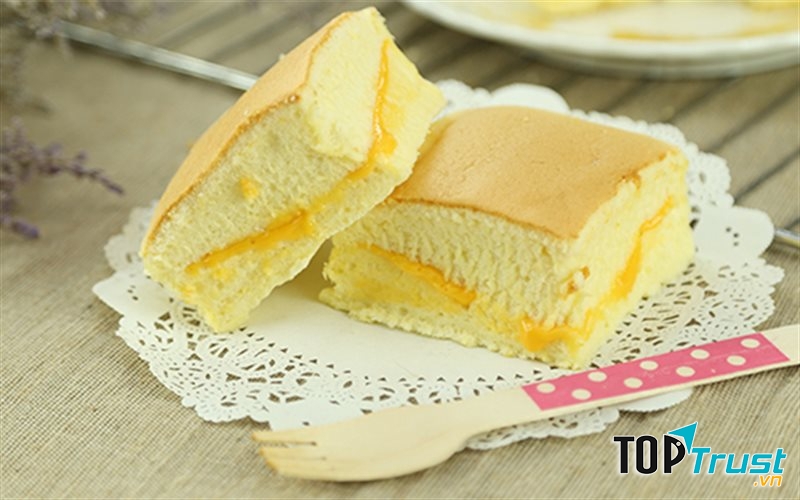 Luôn đảm bảo sức khỏe cho khách hàng, mỗi nguyên liệu làm bánh được chọn lọc rất kĩ càng.