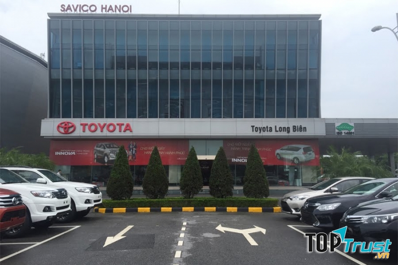 Showroom Toyota Long Biên