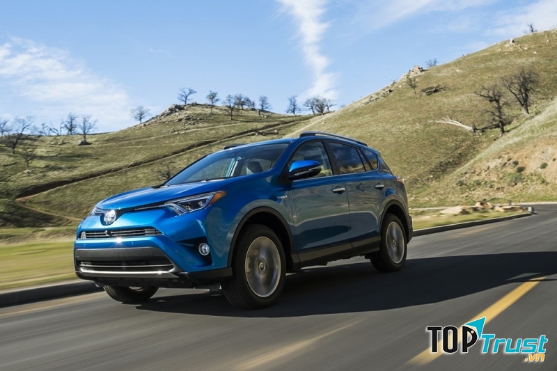 Toyota RAV 4 được yêu thích nhờ động cơ hybrid