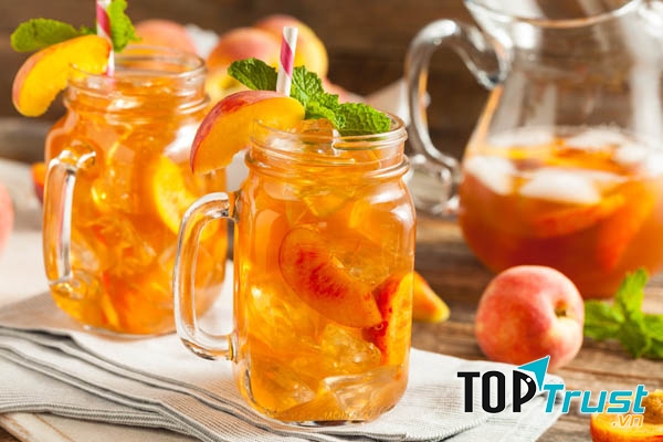 Nhiều người ví trà đào như là thuốc lợi tiểu và nhuận tràng, tốt cho sức khỏe.