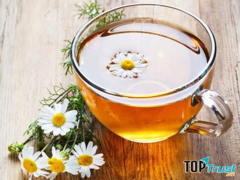 Uống trà hoa cúc vào buổi sáng tốt cho cơ thể