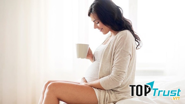 Sử dụng trà hoa cúc trong thời kỳ mang thai giúp các mẹ có tinh thần thoải mái, trẻ em khi sinh ra sẽ có tính cách ôn hoà, vui vẻ