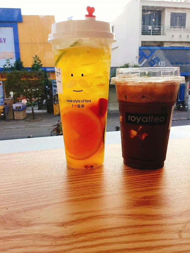 Trà hoa quả khổng lồ