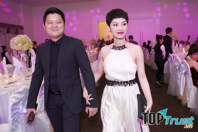 Hộ tống cùng bà xã đi dự sự kiện