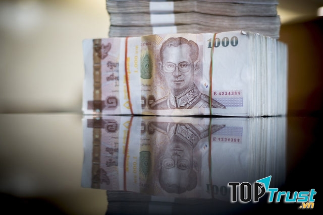 Những khoản tiền lớn trả trước