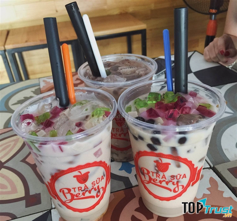 Trà sữa Berry.