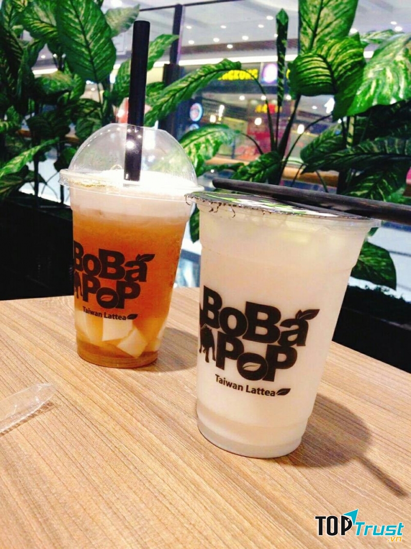 Bobapop sủi bọt lá cây và trà sữa vải