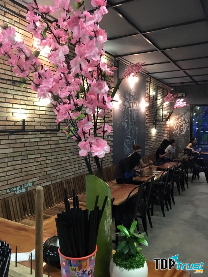 Không gian quán khá yên tĩnh