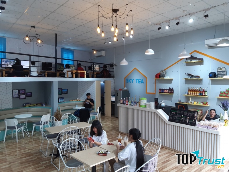Ấn tượng đầu tiên khi tới quán Trà sữa Sky tea đó là không gian cực cool