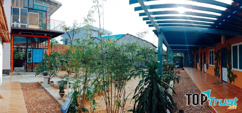 Trại Hoa Vàng Homestay