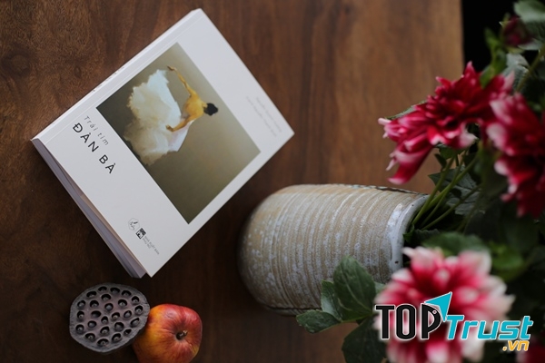 Không cần lối diễn đạt cầu kì hoa mĩ, chính những gì càng gần gũi thân thuộc, càng giản dị thực lòng thì lại càng có sức công phá tâm hồn mạnh mẽ