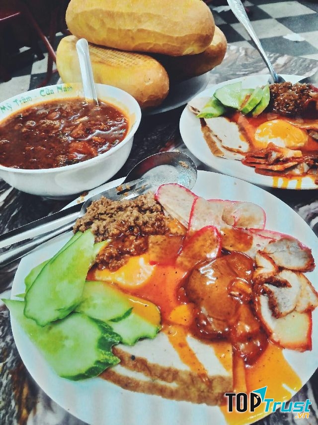 Trâm - Bánh Mì Sốt Vang