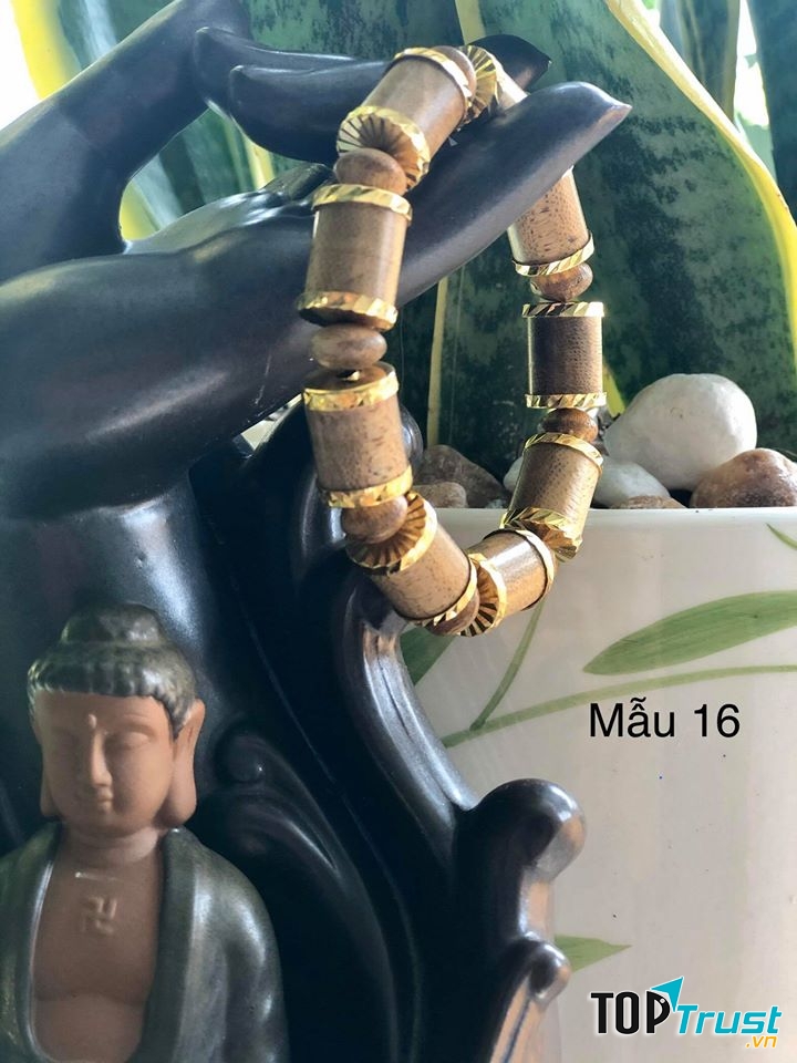 Trầm Hương Thanh Tú