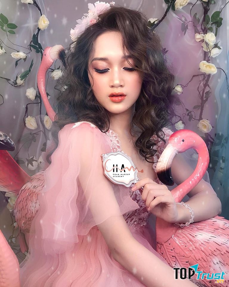 Trâm Phan Makeup Academy ( Chammakeup Store.)