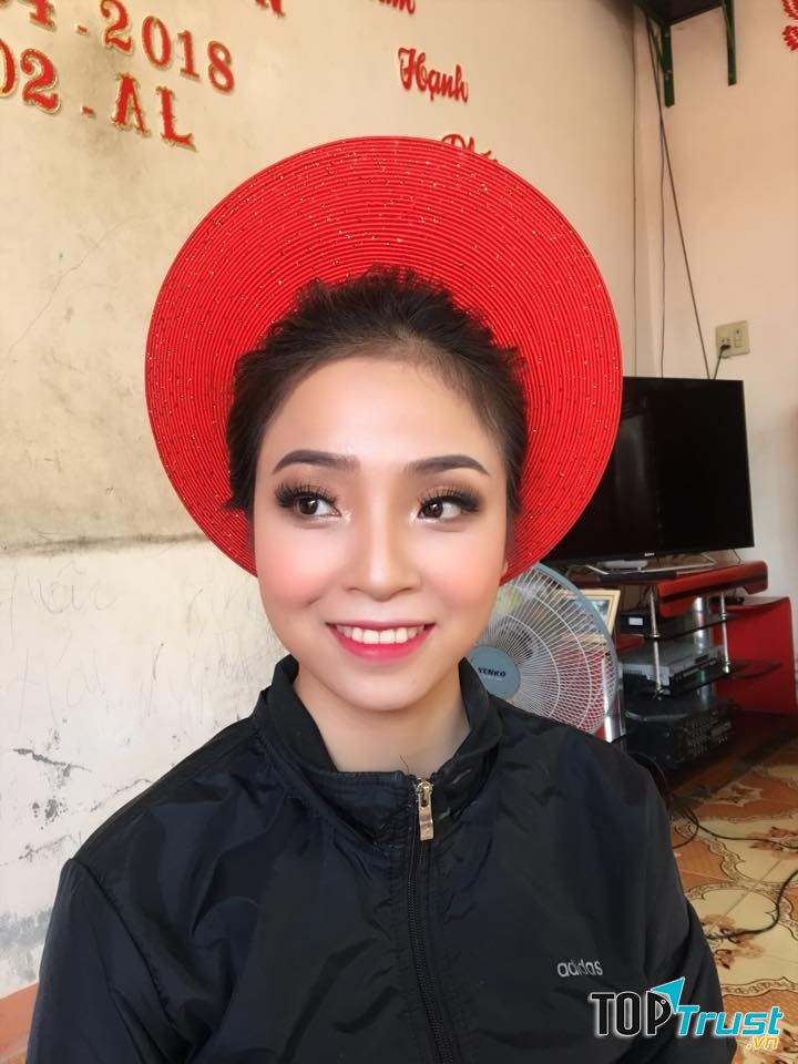 Trân Huỳnh Make Up