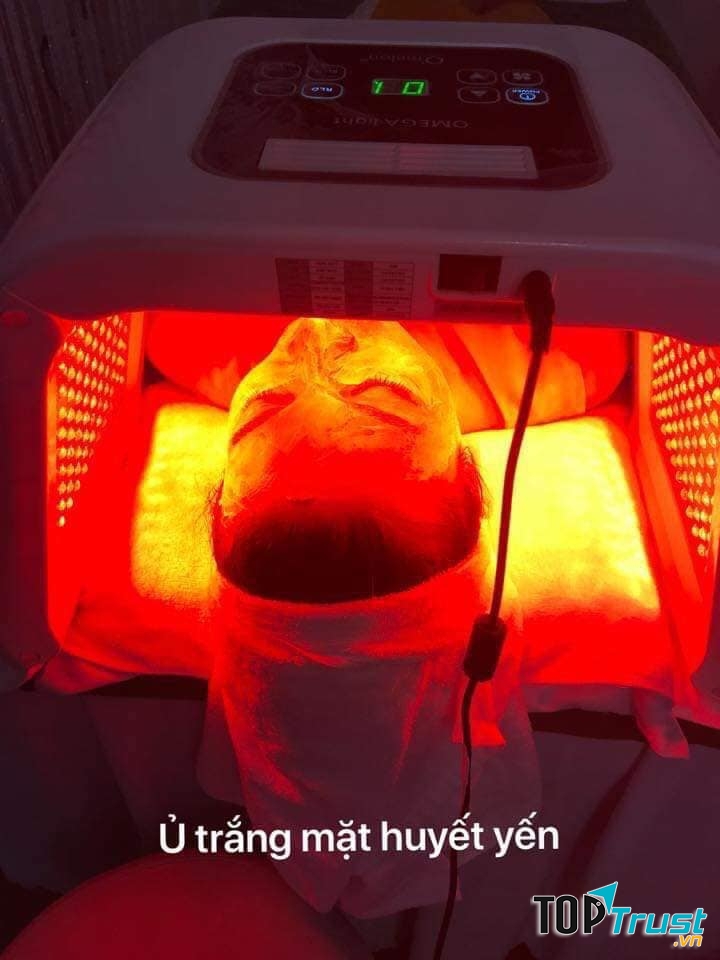 Ủ trắng mặt huyết yến collagen tại Trang Beauty Spa