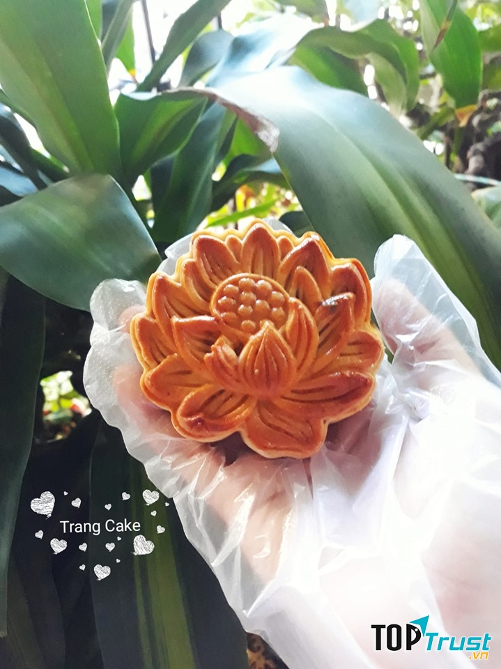 Bánh trung thu hình sen rất đẹp mặt của Trang Cake