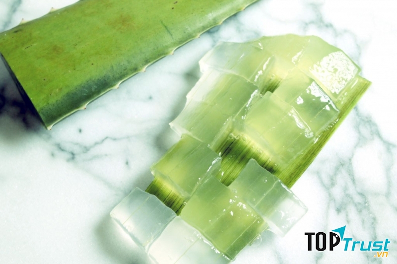 Tắm trắng bằng nha đam. Ảnh minh họa.