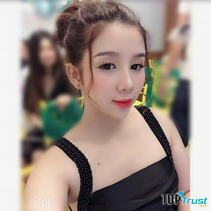 Trang Điểm Tại Nhà Nhàng Nguyễn