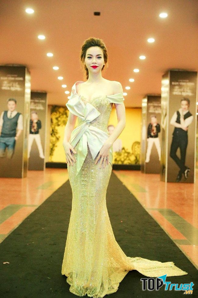 Trang phục ánh kim