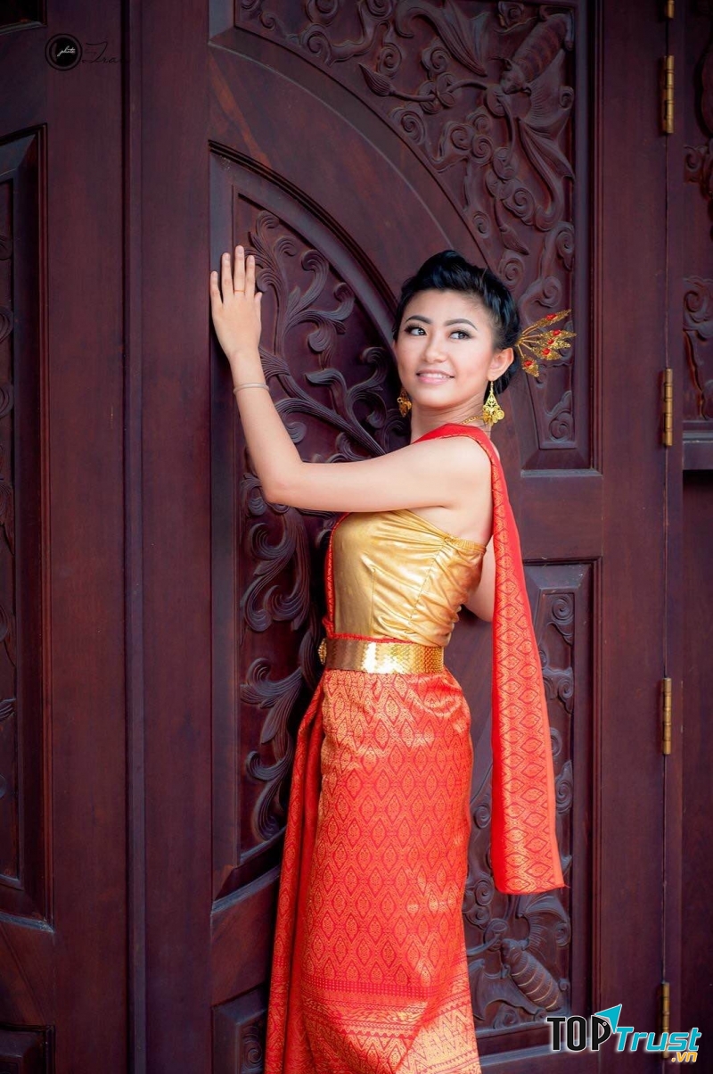Trang phục biểu diễn - Hoa Mai