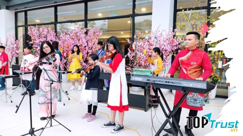 Trang phục biểu diễn LÊ PHẠM