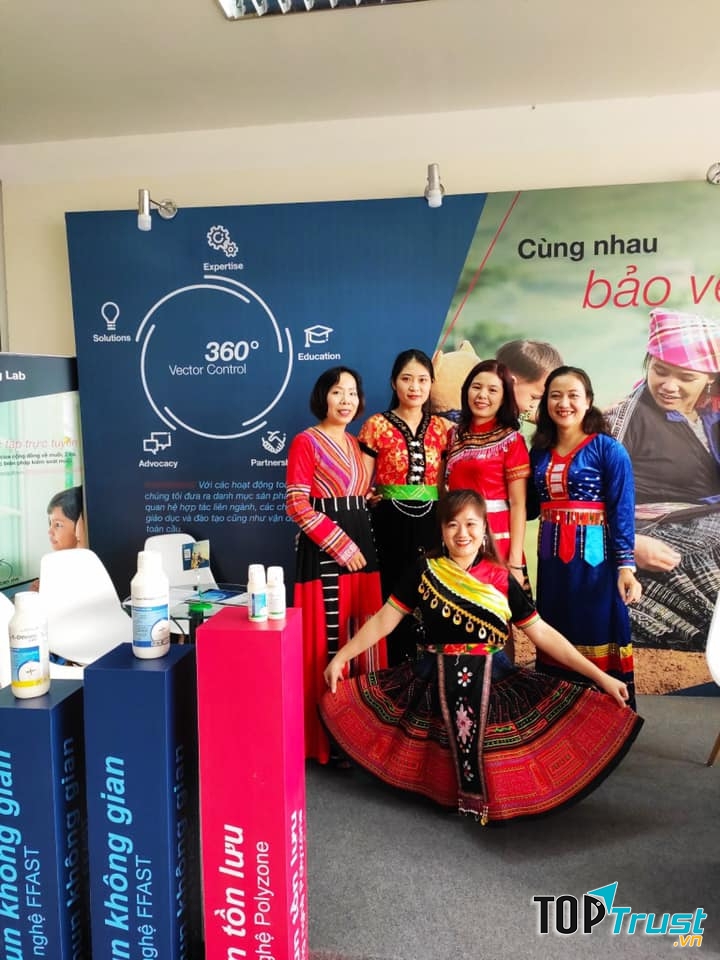 Trang phục biểu diễn LILY