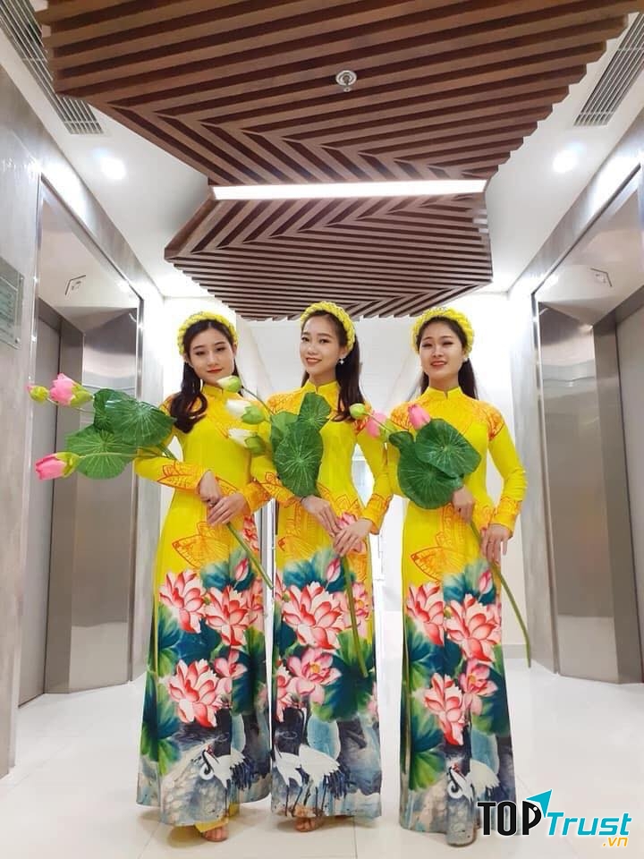 Trang phục biểu diễn Ngọc Hưng Phát