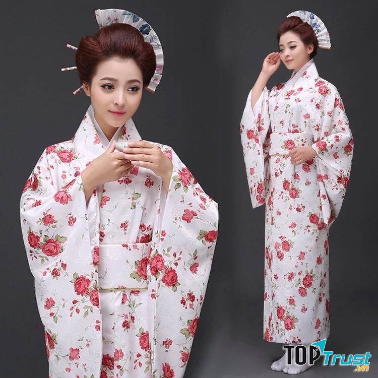 Trang phục biểu diễn Phương Trần