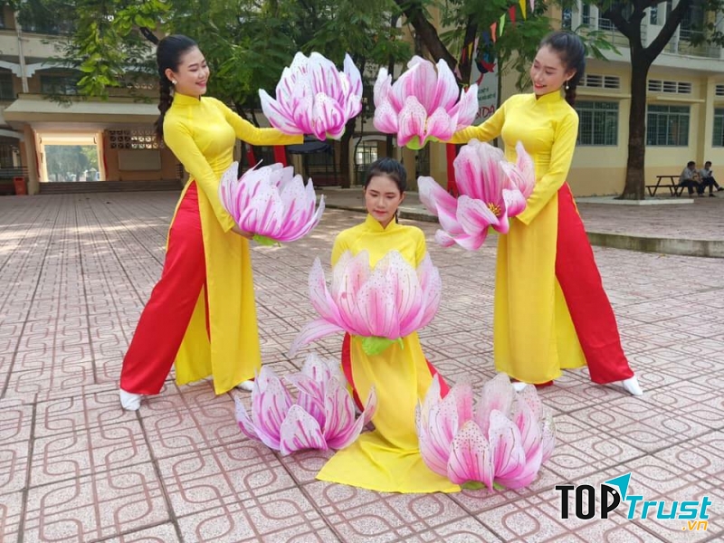 Trang phục biểu diễn Salla