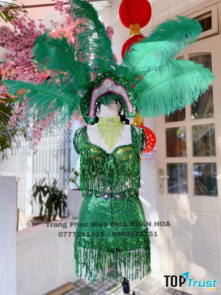 Trang phục biểu diễn Xuân Hòa