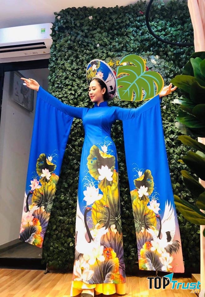 Trang phục Hồng Hạnh