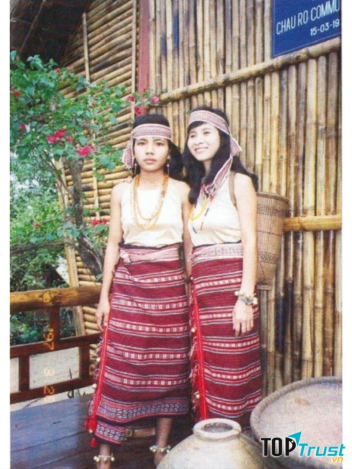 Người Chơ Ro hiện nay rất ít mặc trang phục truyền thống