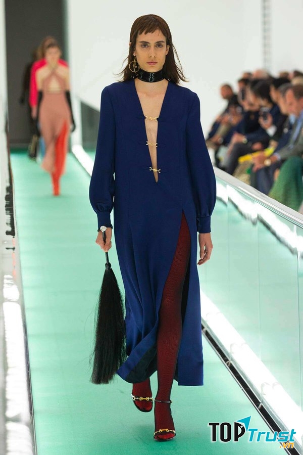 Trang phục với sắc thái của màu xanh