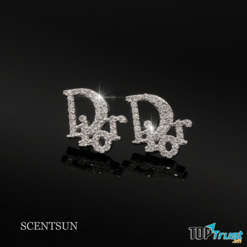 Khuyên tai tại  Scentsun