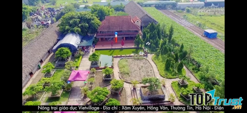 Trang trại giáo dục Việt Village