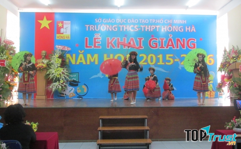 Trang trí lễ khai giảng trường THCS, THPT
