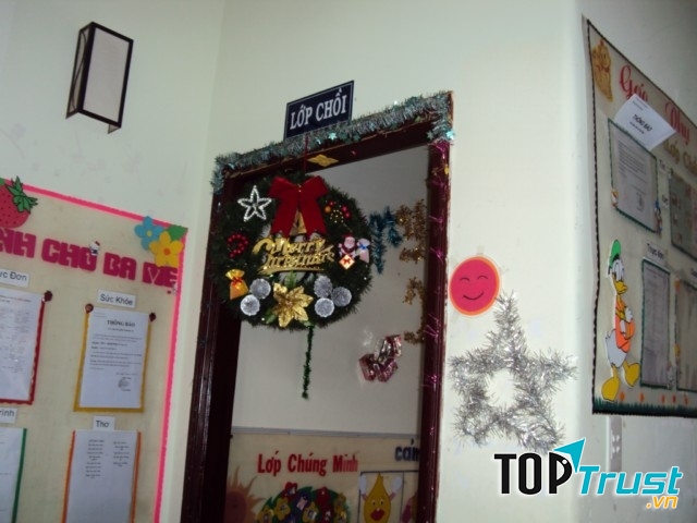 Trang trí Noel cho cửa lớp mầm non