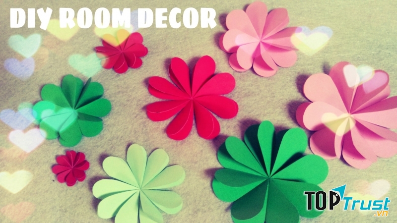 Căn phòng của bé chắc chắn sẽ trở nên vô cùng sinh động với những bông hoa trang trí 3D nhưng lại vô cùng đơn giản để thực hiện này.
