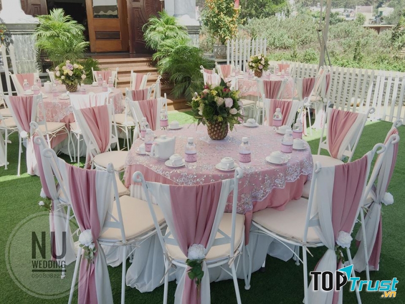 Một hôn lễ hoàn hảo, trang trọng và ấm áp cho các cặp đôi