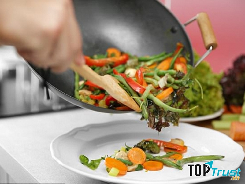 Không nên ăn quá nhiều buổi tối