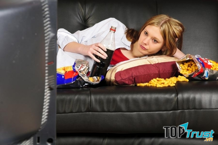 ăn trước màn hình là thói quen gây tăng cân