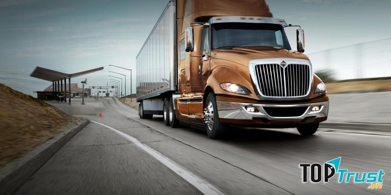 Xe Container - hung thần xa lộ