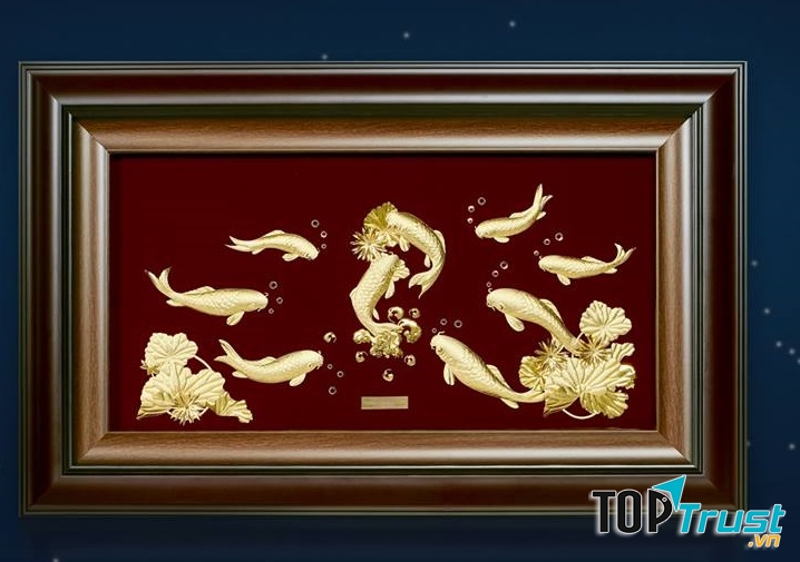 Tranh quần ngư tranh thực mạ vàng