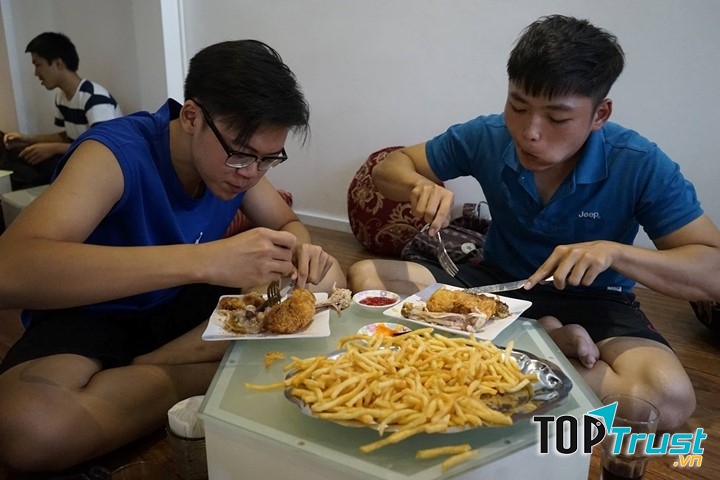 Hạn chế ăn những đồ ăn nhanh.