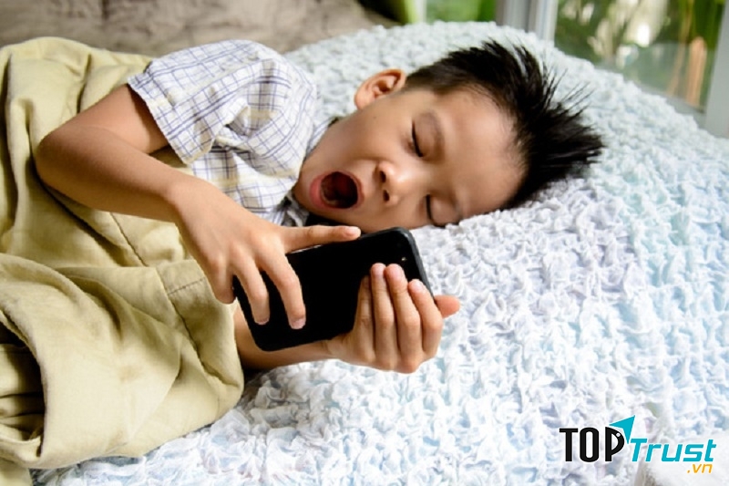 Tránh xa điện thoại và các thiết bị điện tử khác